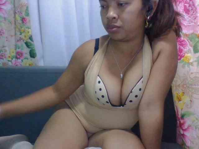 Naomi06 webcam