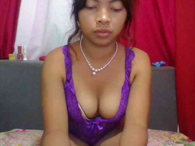 โมเดลนี้กำลังถ่ายทอดสดอยู่. RIKEZ