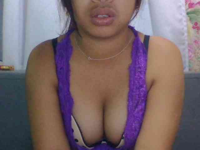 Naomi06 webcam