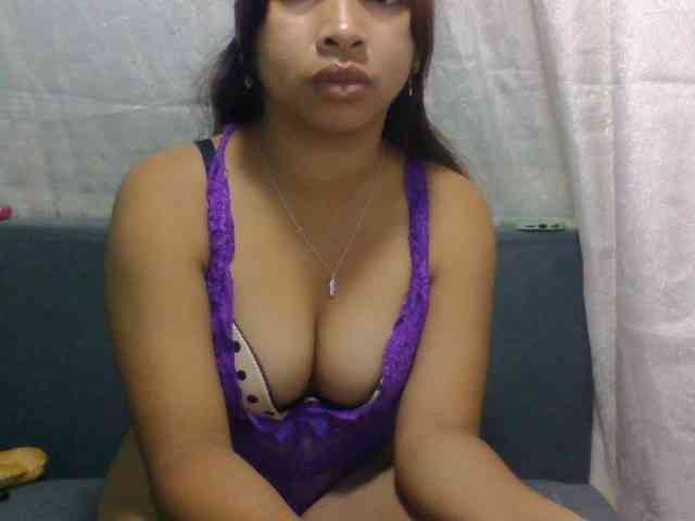 Naomi06 webcam