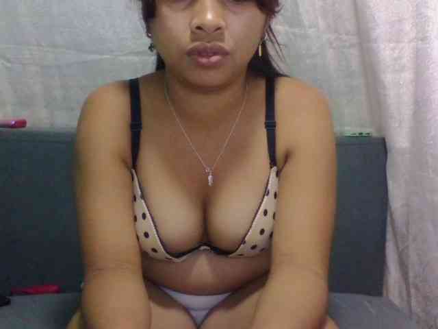 Naomi06 webcam