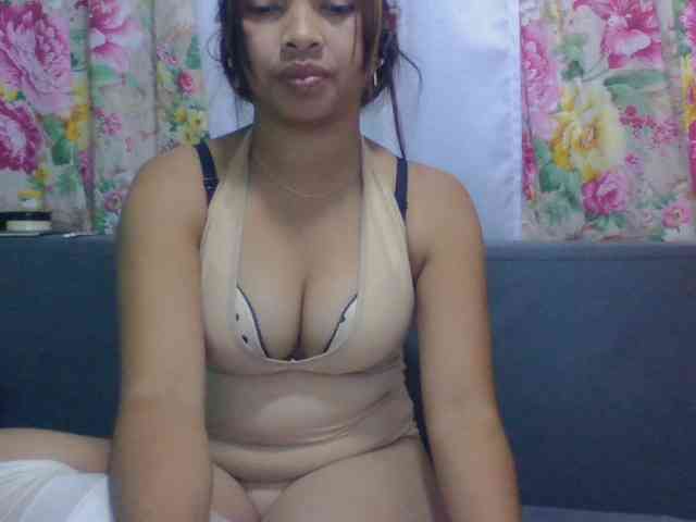 Naomi06 webcam
