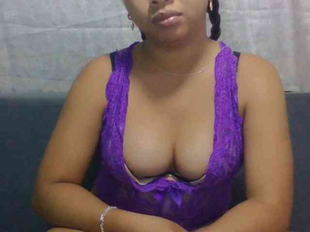 Naomi06 webcam
