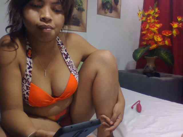 Naomi06 webcam