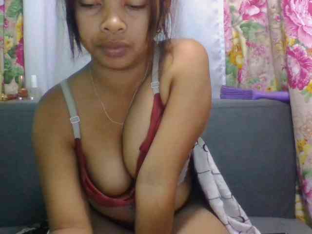 Naomi06 webcam