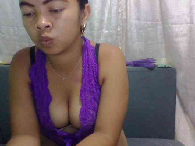 Naomi06 webcam