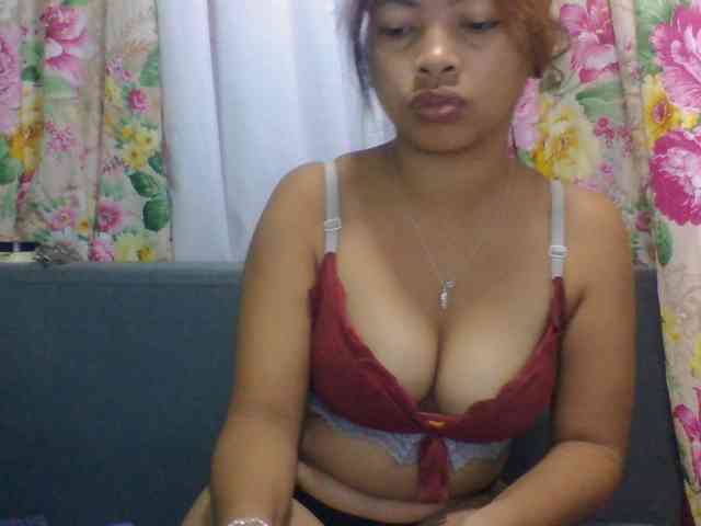 Naomi06 webcam