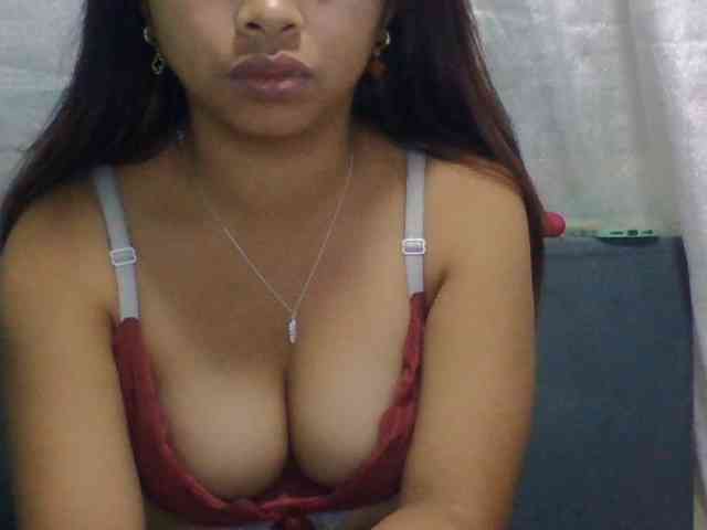 Naomi06 webcam