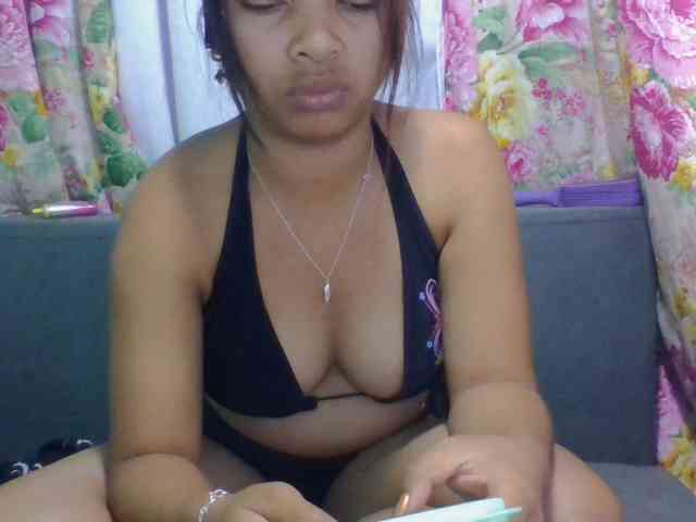 Naomi06 webcam