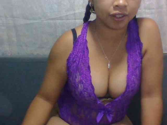 Naomi06 webcam