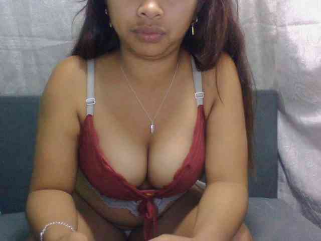 Naomi06 webcam
