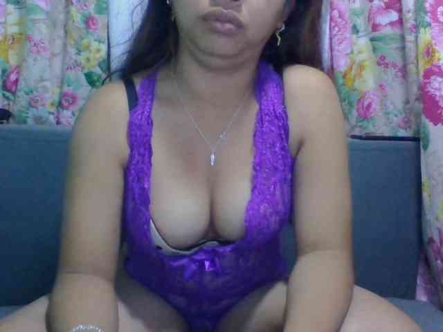 Naomi06 webcam