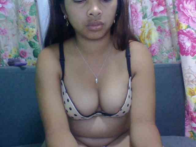 Naomi06 webcam