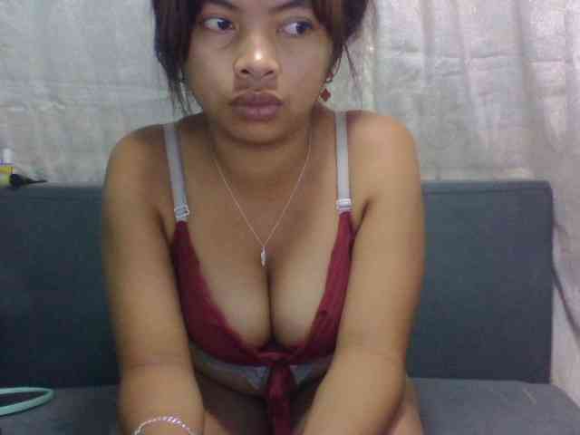 Naomi06 webcam