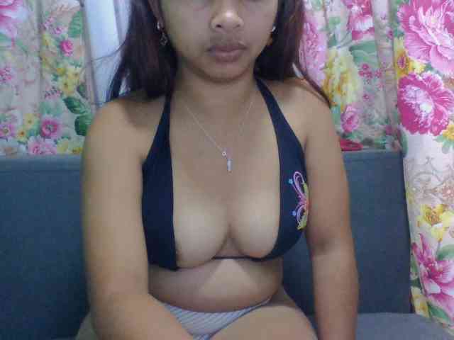 Naomi06 webcam