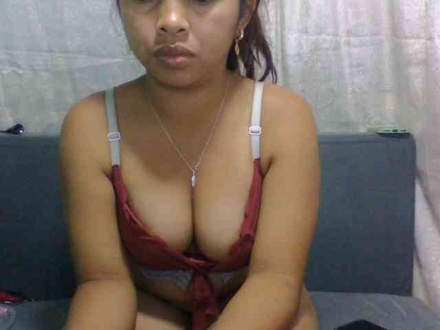 Naomi06 webcam