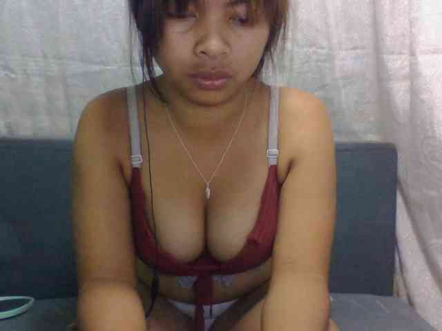 Naomi06 webcam