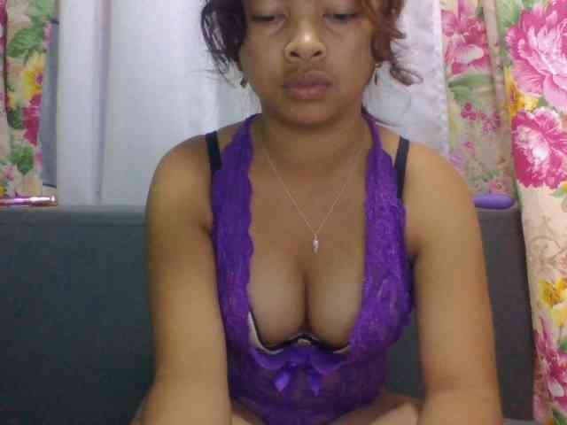 Naomi06 webcam