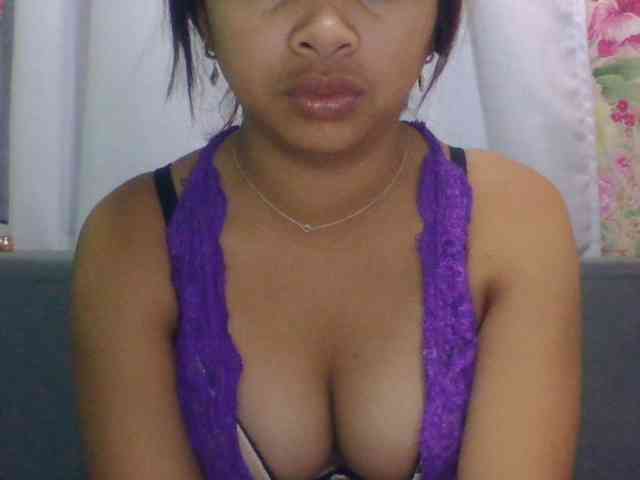 Naomi06 webcam
