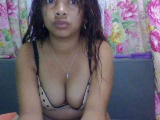 Naomi06 webcam
