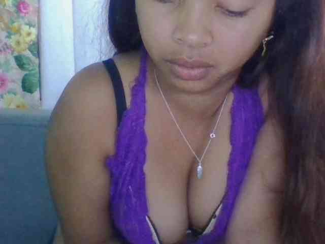 Naomi06 webcam