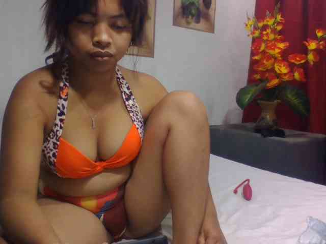Naomi06 webcam