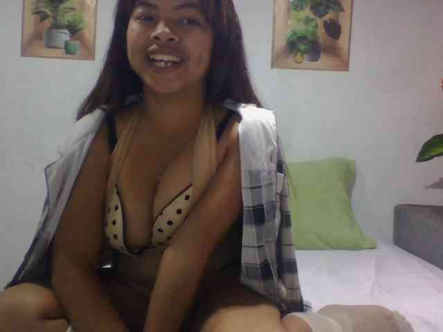 Naomi06 webcam