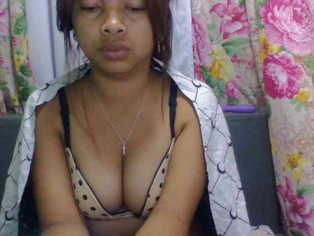 Naomi06 webcam