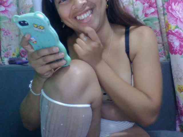 Naomi06 webcam