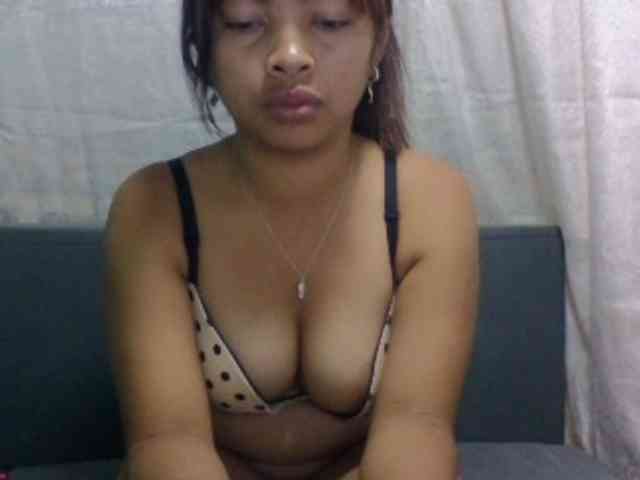 Naomi06 webcam