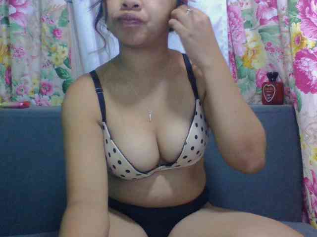 Naomi06 webcam