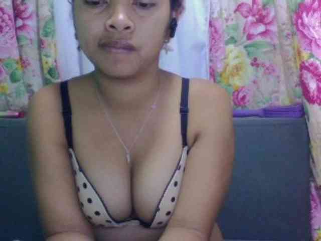 Naomi06 webcam