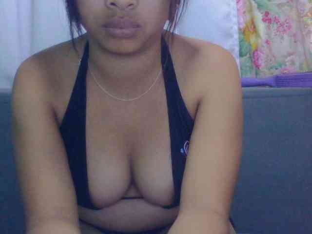 Naomi06 webcam