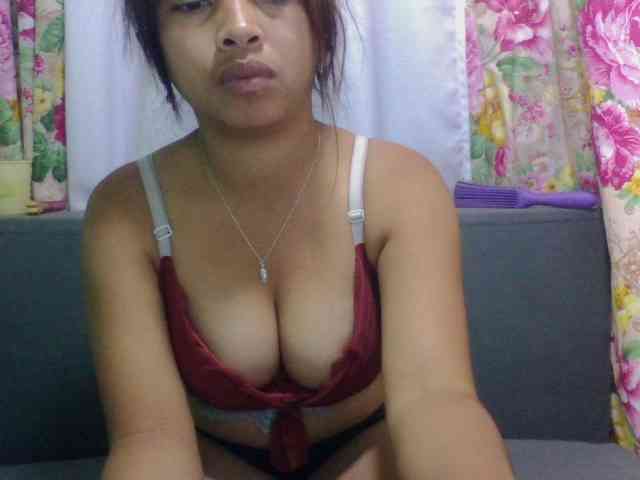 Naomi06 webcam