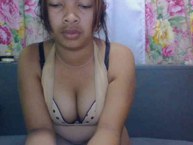 Naomi06 webcam