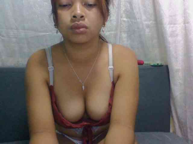 Naomi06 webcam