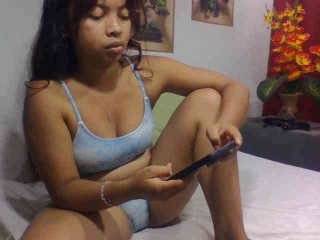 Naomi06 webcam