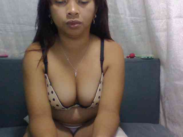 Naomi06 webcam