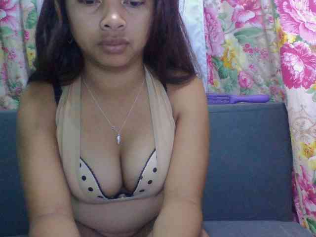 Naomi06 webcam