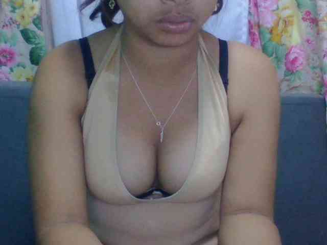 Model: Naomi06