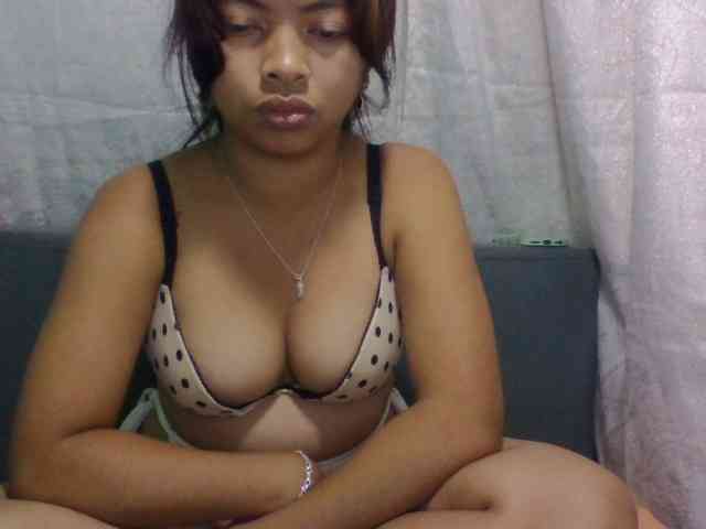 Naomi06 webcam