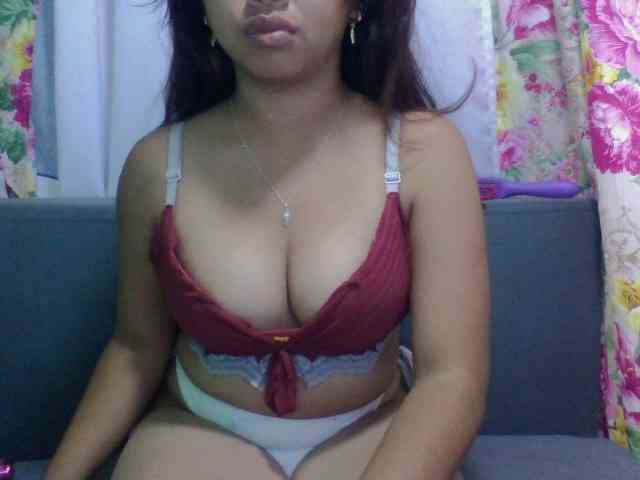 Naomi06 webcam