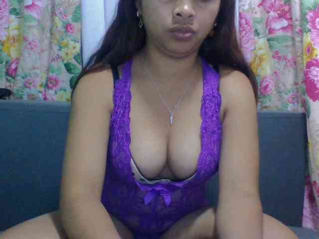 Naomi06 webcam