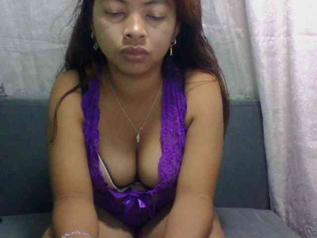 Naomi06 webcam