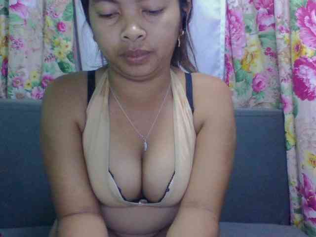 Naomi06 webcam