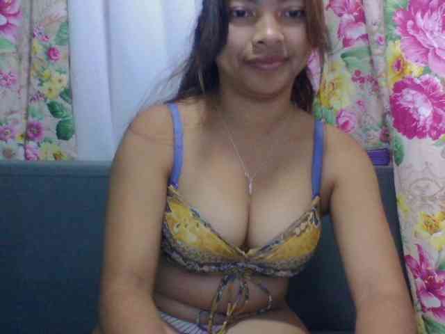 Naomi06 webcam