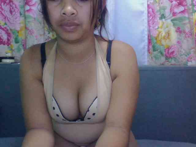 Naomi06 webcam