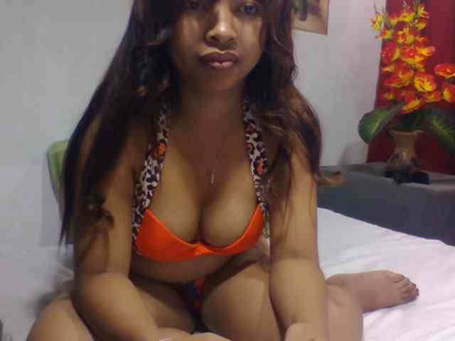 Naomi06 webcam