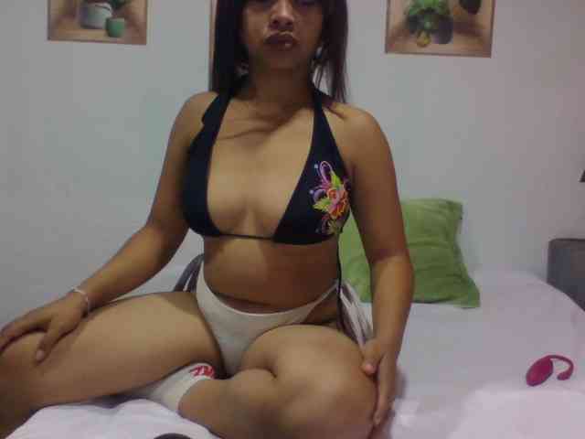 Naomi06 webcam