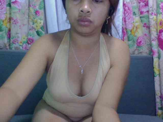 Naomi06 webcam